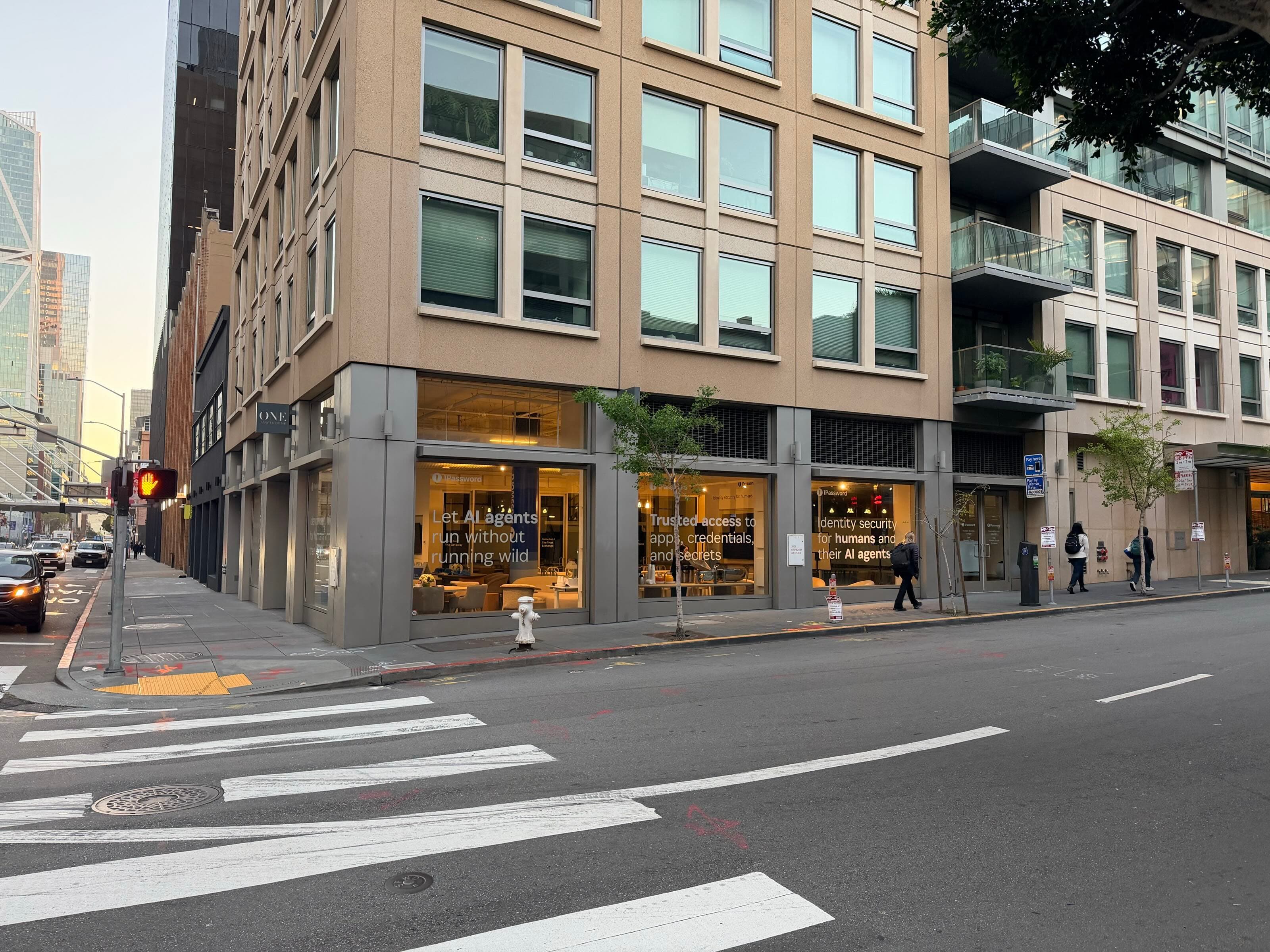 localhost:howard meeting and lounge space near Moscone in San Francisco